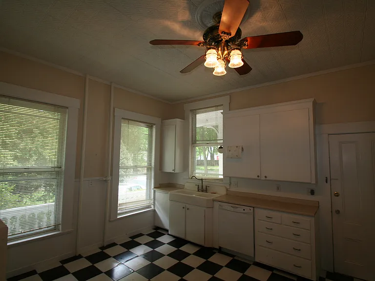 216 Lowell St #2 — Photo 8