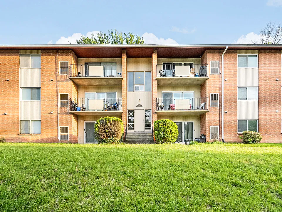 2301 Olson St #303