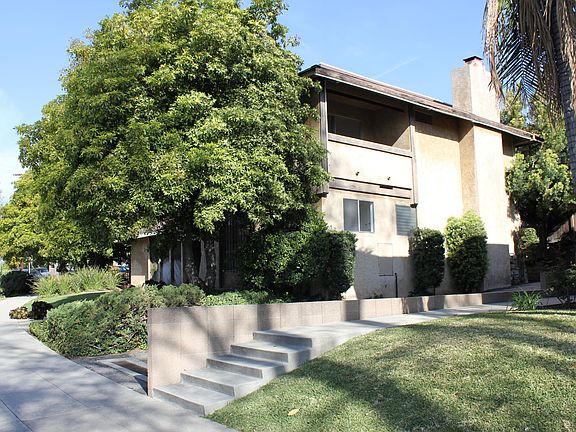 2nd image of 390 Cliff Dr