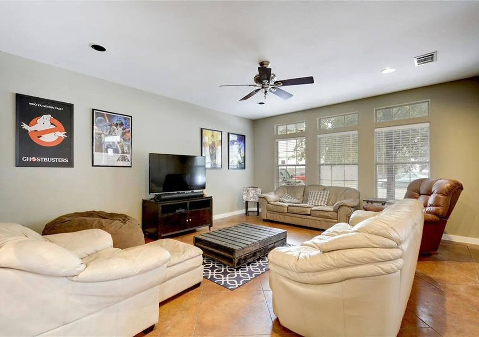 4500 Avenue C #B — Photo 2