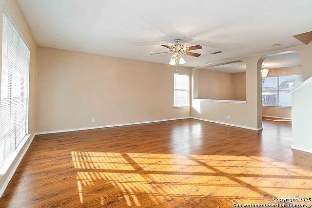 3 bed, 2.5 bath, 2424 sqft, $1,700 — Photo 4