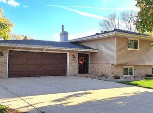 2704 Ivanhoe St, Sergeant Bluff, IA 51054