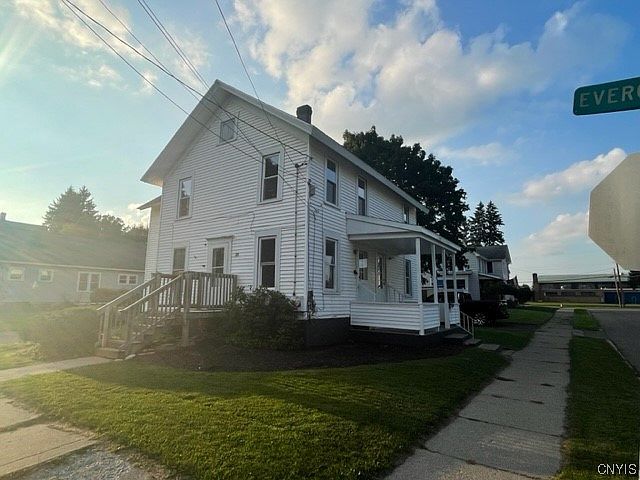 1st image of 28 Evergreen St