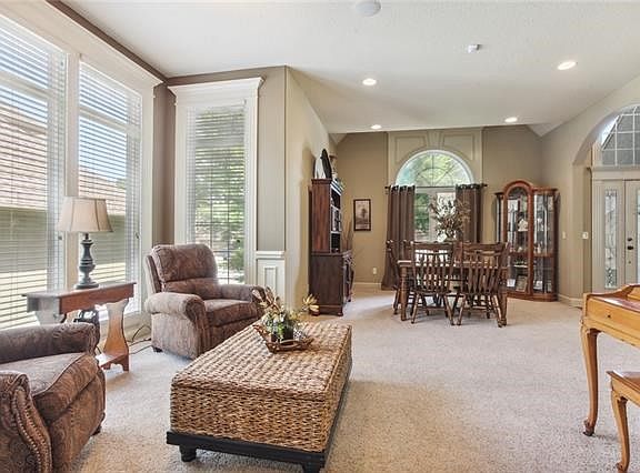3rd image of 6710 NW Meyers Cir