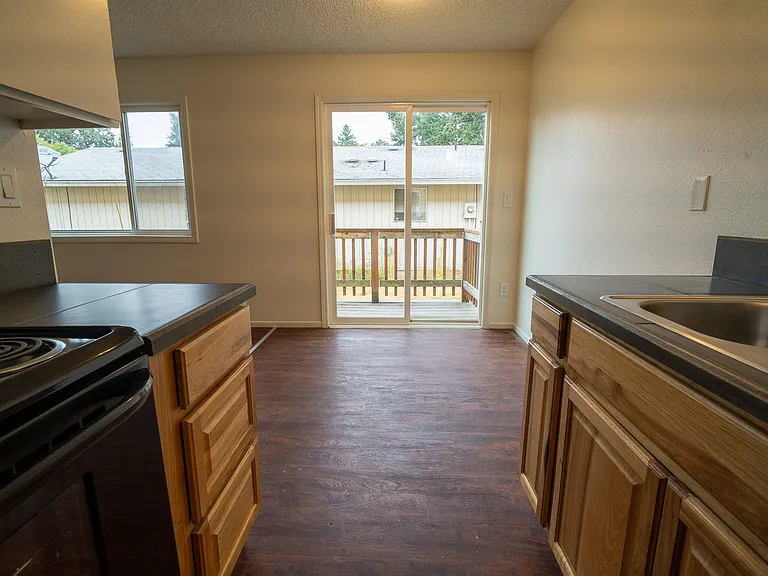 4545 SE Ina Ave #8 — Photo 5
