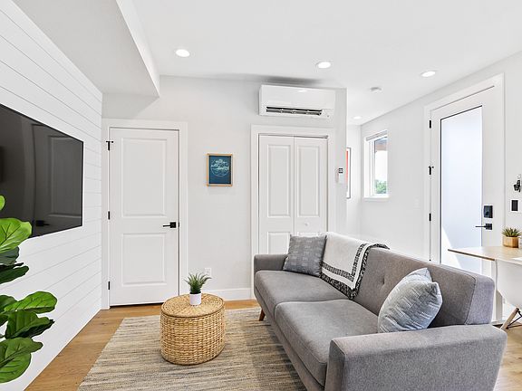 4th image of 3221 W 19th Ave Unit 3