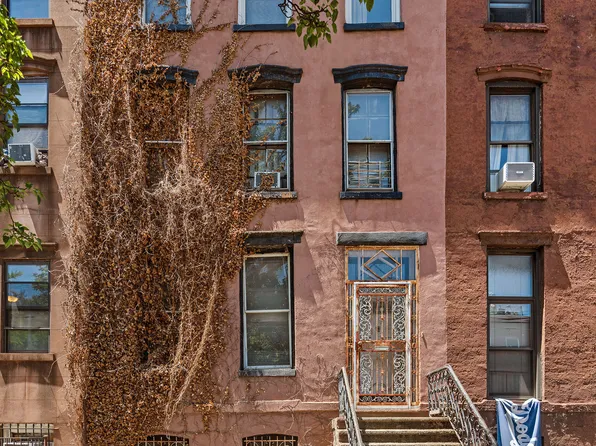90 Ryerson Street image 1 of 3