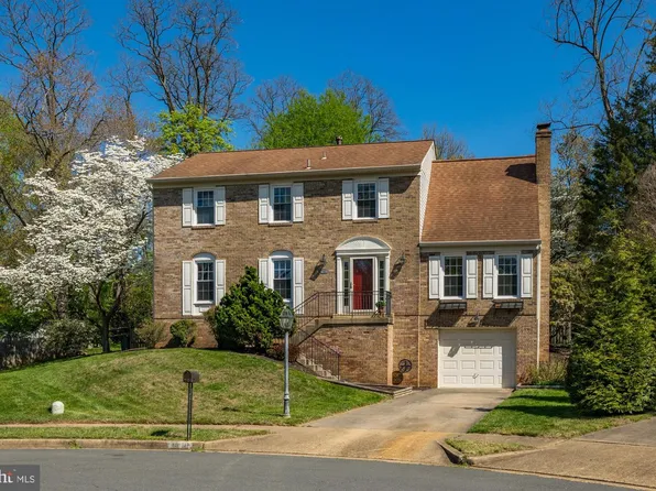 1910 Grand Ct, Vienna, VA 22182