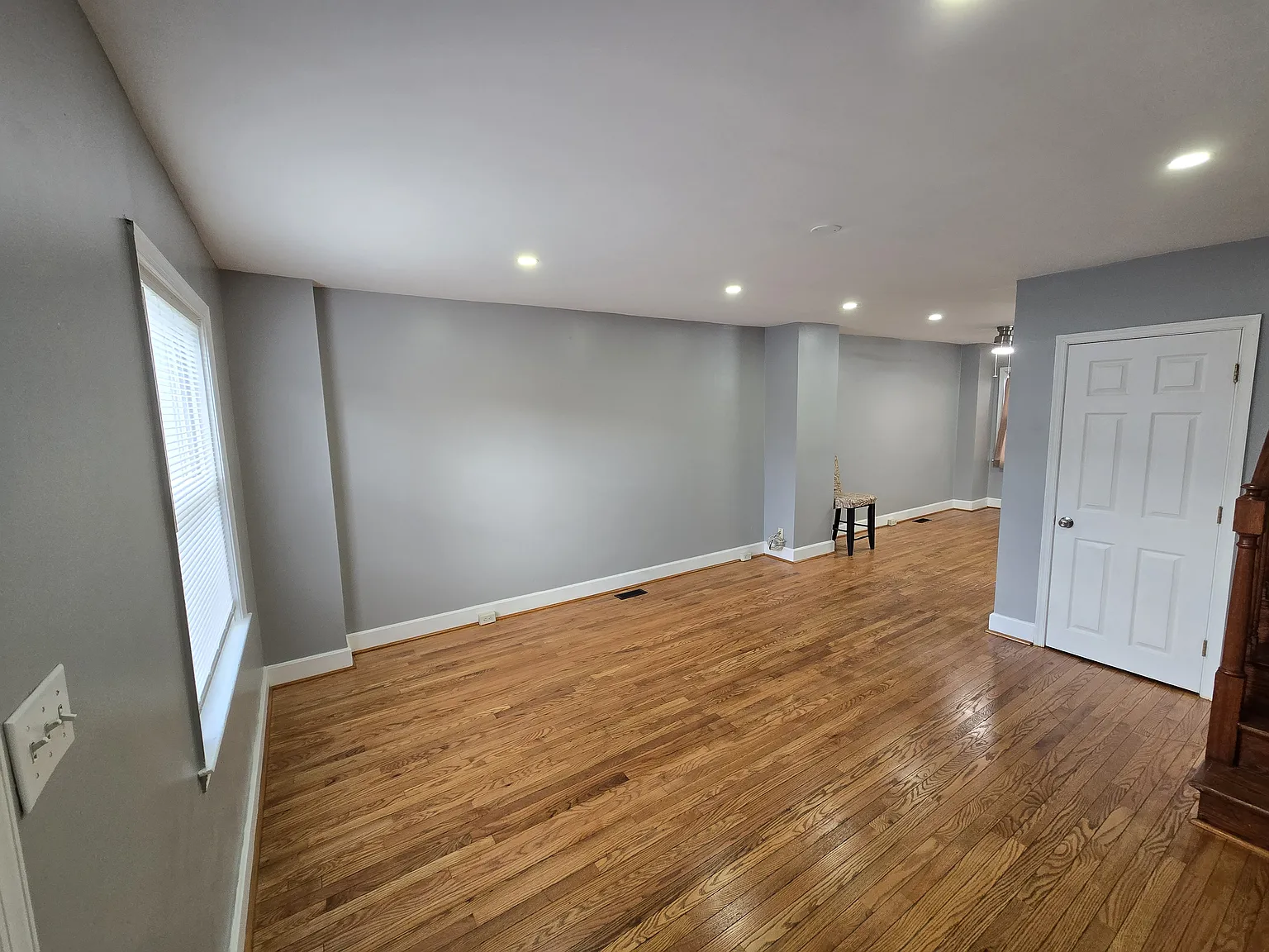 3 bed, 1.5 bath, 1200 sqft, $2,000 — Photo 2