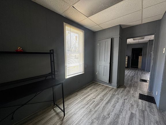 5th image of 801 N Mill St