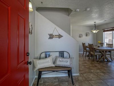 7112 Red Hawk Rd NE, Albuquerque, NM, 87113