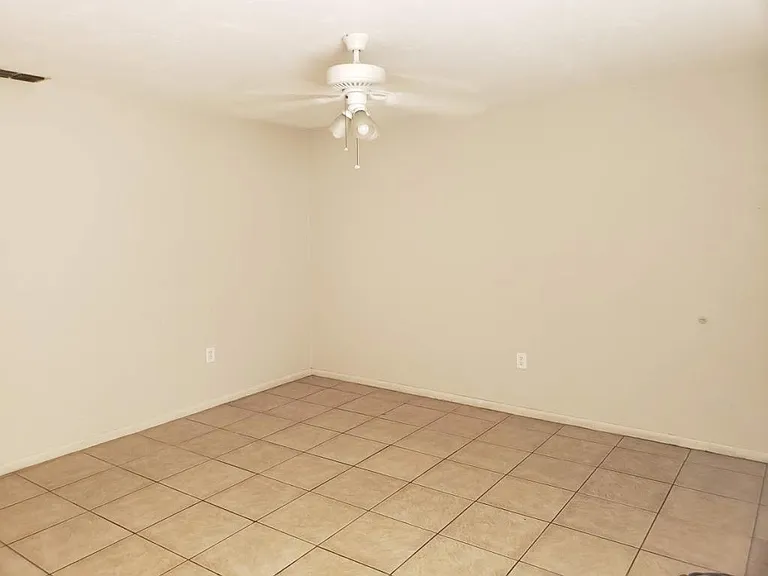 2211 Conway Dr — Photo 7