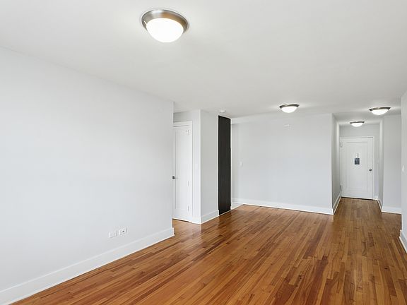 4th image of 930 Sheridan Ave APT 7A