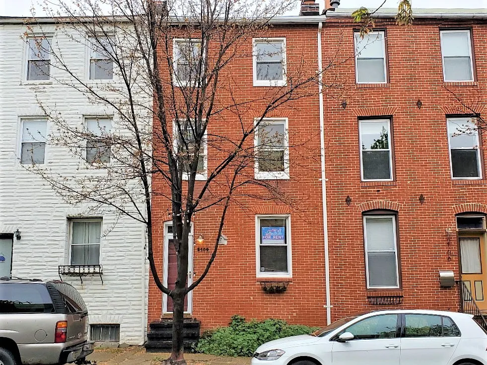 Charming Butcher Hill 2+BR, 2.5BA Row Home with Large Backyard — Photo 2