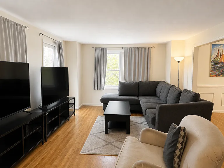 14 Kings Ct — Photo 3