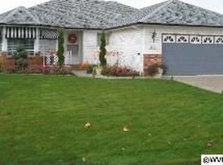 2035 Camellia Way, Woodburn, OR 97071