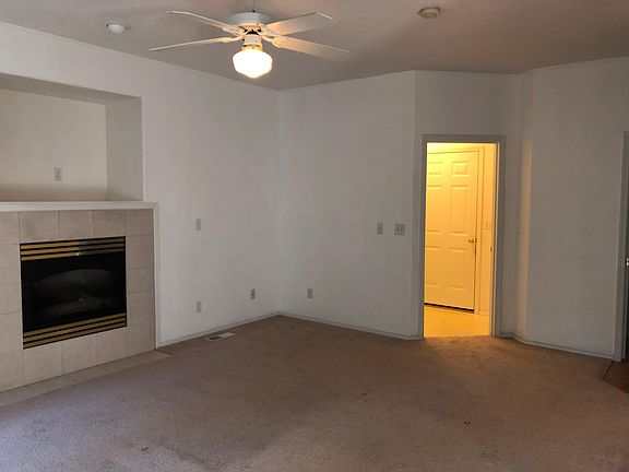 Living Room - 1/3