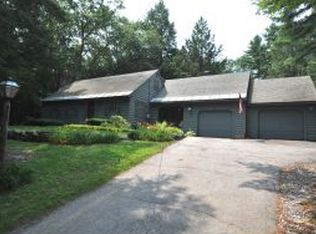 32 Wendover Way, Bedford, NH 03110