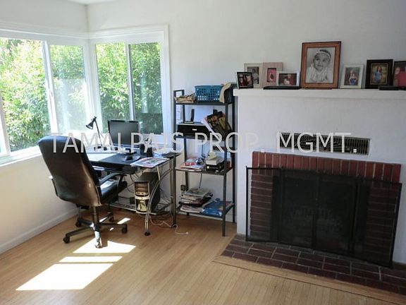 Living Room photo #2