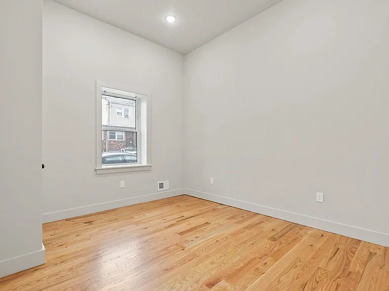150 W Side Ave #1 — Photo 16
