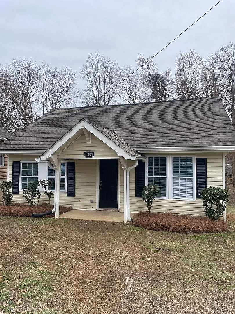 4891 Doris Street — Photo 1