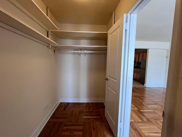 87-01 Midland Pkwy #4A — Photo 4