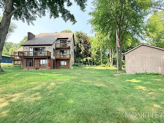 3rd image of 2883 Lakeshore Rd