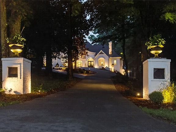 2nd image of 605 Oak Valley Blvd