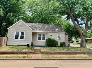 220 S Carleton St, Farmington, MO 63640