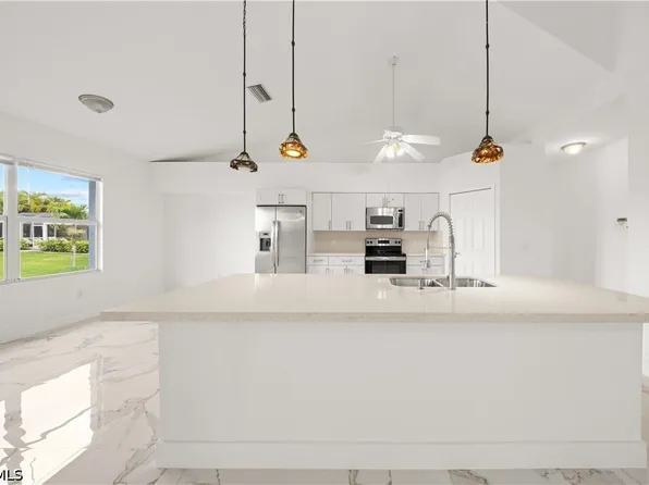 605 SE 23rd Ave, Cape Coral, FL 33990