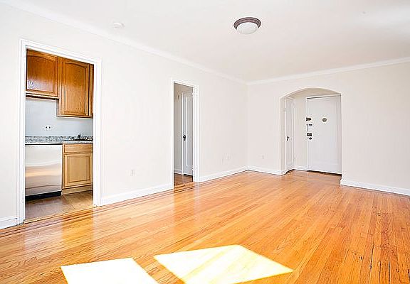 4th image of 95 Lexington Ave APT 6C