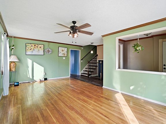 5th image of 300 Dunbarton Rd