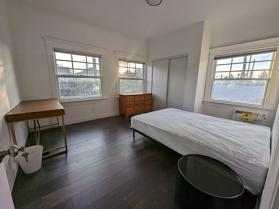 Room 3 (Shared Bathroom)