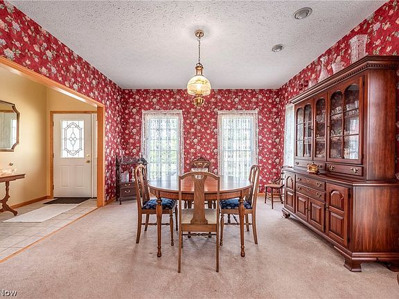 5th image of 212 Brown St