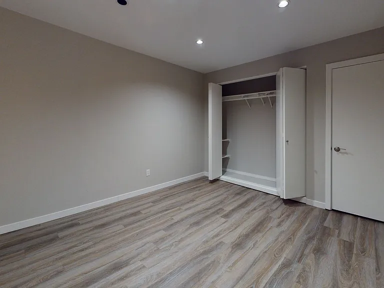 Four Seasons - 1 Bedroom Units available with amazing views by the water. Parking spots available! — Photo 5