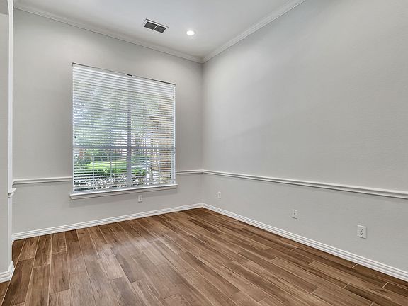 4th image of 1310 Blairwood Dr