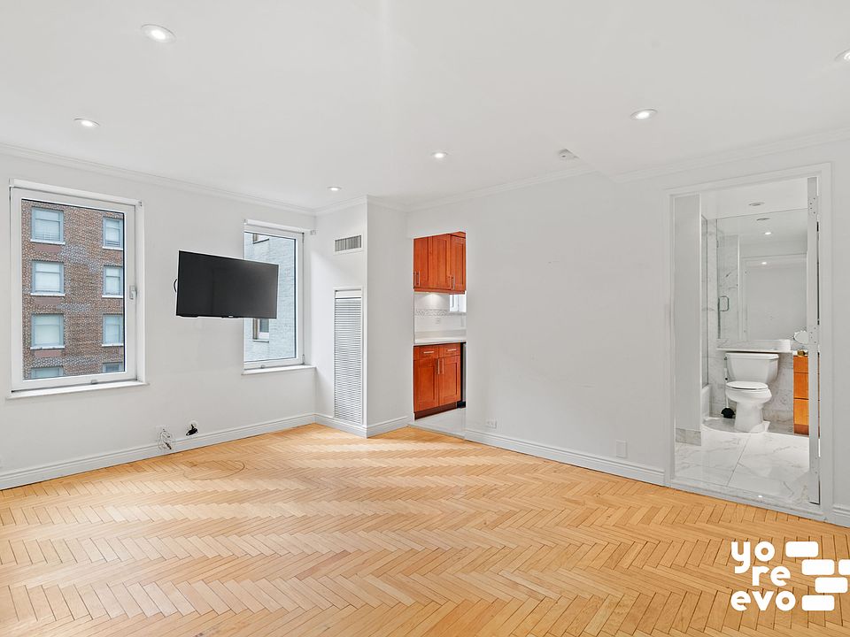 1st image of 106 Central Park S APT 11K