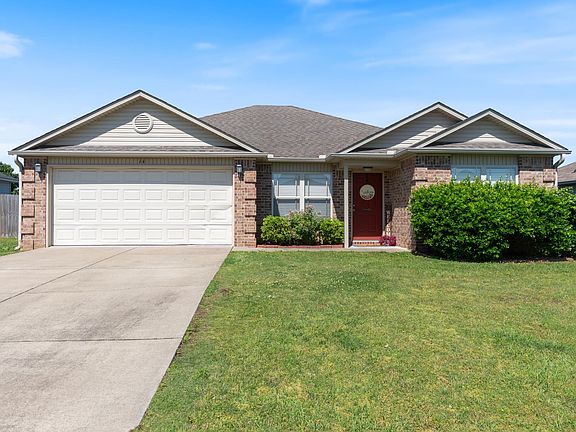 3rd image of 14 Dunwood Dr