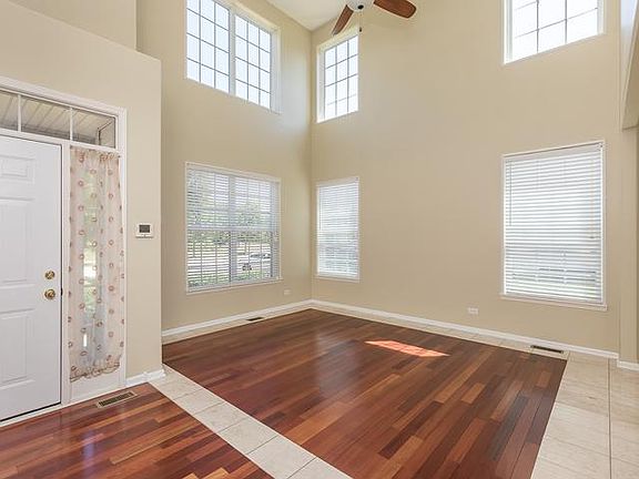 3rd image of 420 Hemlock Ln