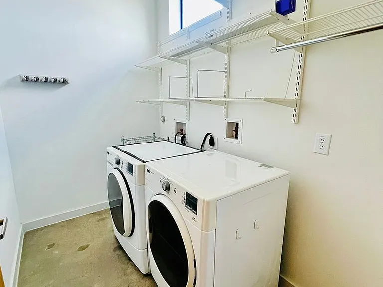 5900 Toscana Ave — Photo 22