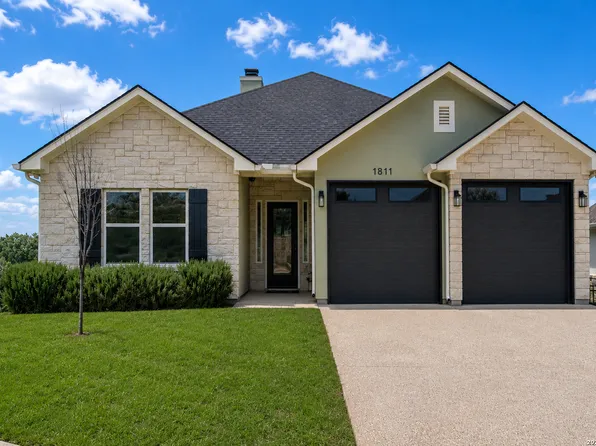 1811 Chateau Lane, Kerrville, TX 78028