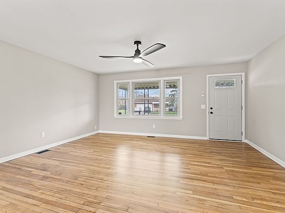 5th image of 1820 Boesel Ave