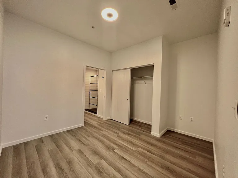 725 W Pratt St. — Photo 56