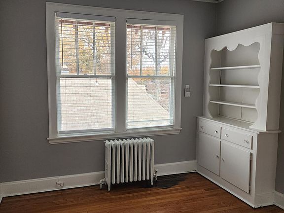 5th image of 866 N McLean Blvd #201