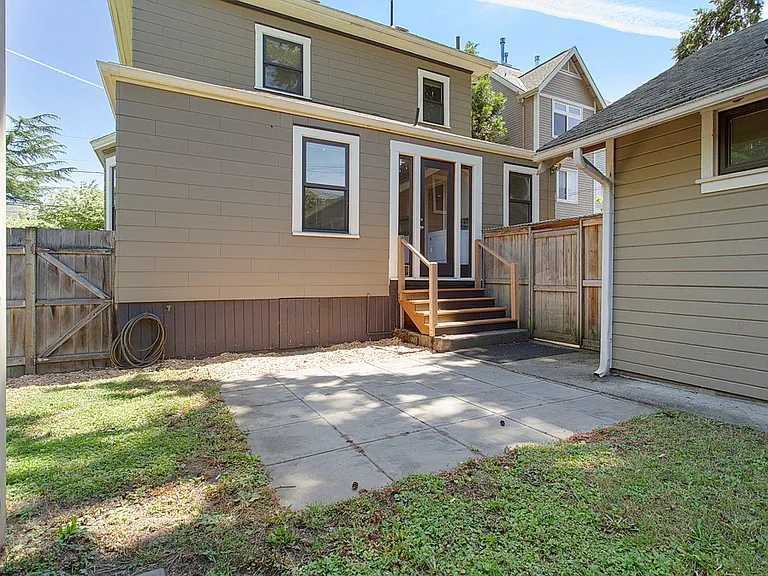 3533 NE Grand Ave #1 — Photo 36