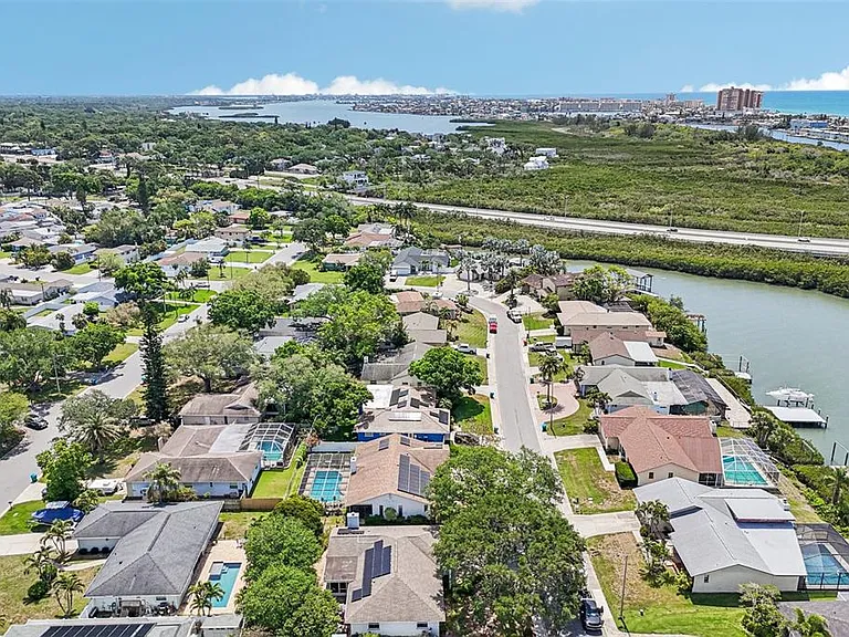 8083 Bayhaven Dr — Photo 37