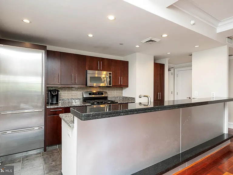 219 S 18th St #29-709 — Photo 9