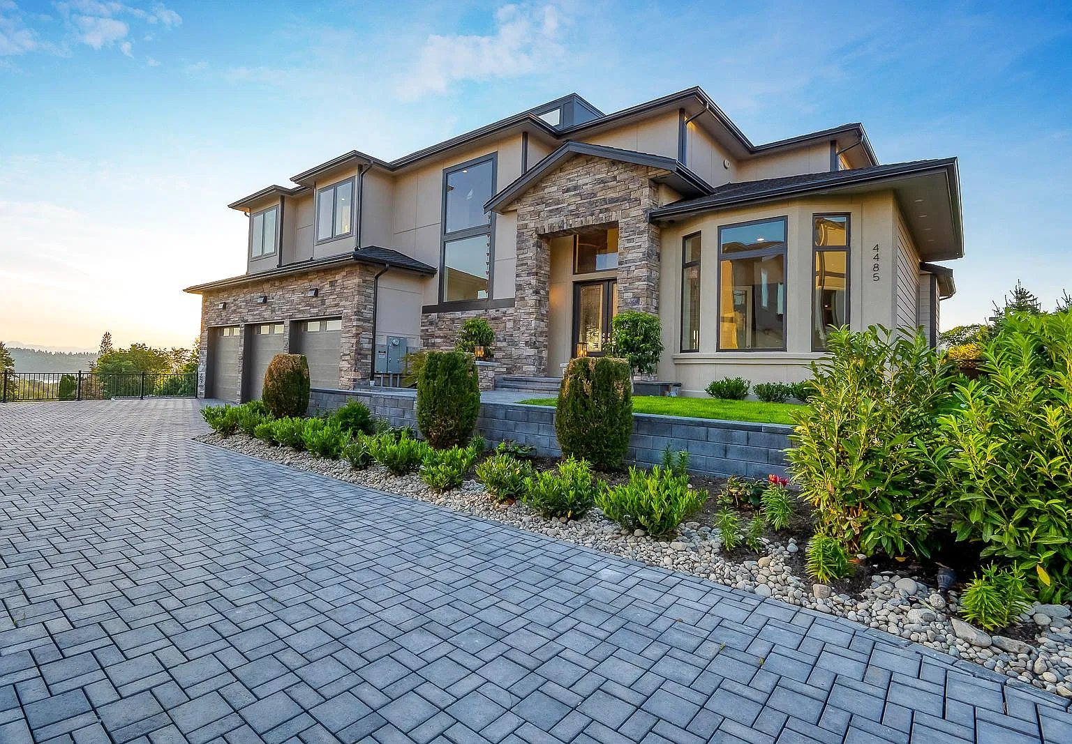 6 bed, 7870 sqft, $13,500 — Photo 4