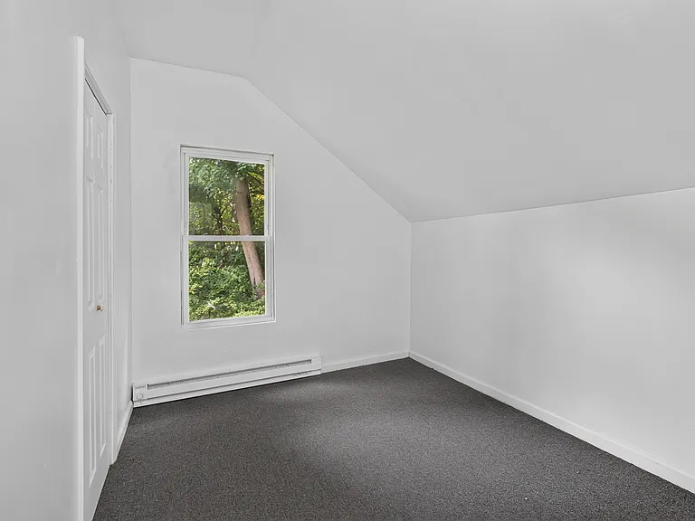 85 Vernon Ave #2 — Photo 5