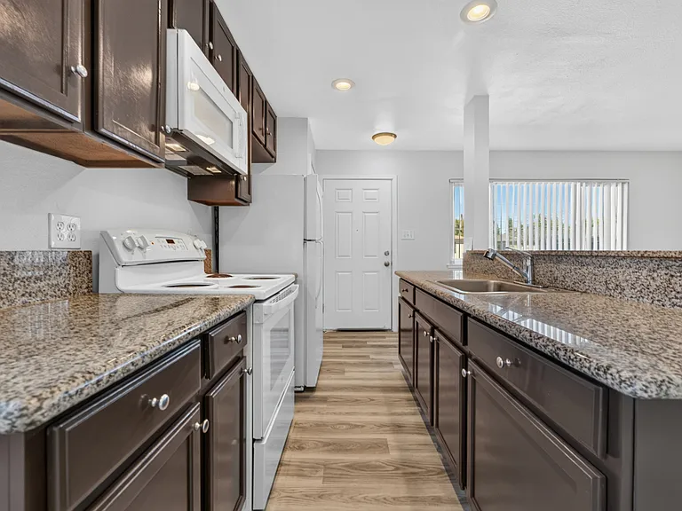 812 Carro Dr #4 — Photo 2